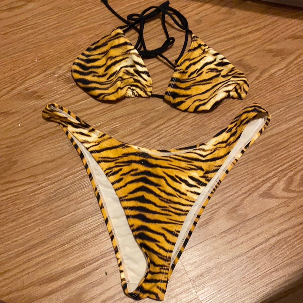✨Tiger Print 2 Piece Swim Suit✨